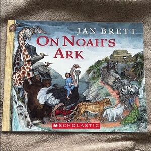 4/$20 Scholastic 'On Noah's Ark' by Jan Brett - Illustrated Animal Cover